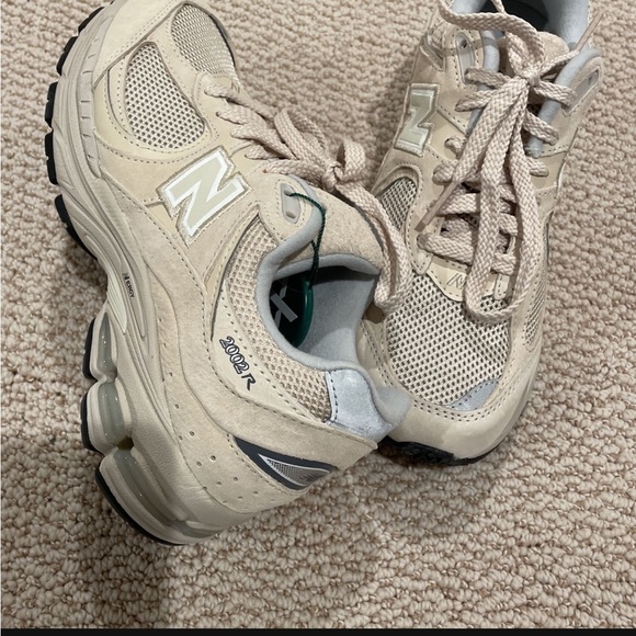 New Balance 2002r - worn a few times in good condition - Picture 4 of 4